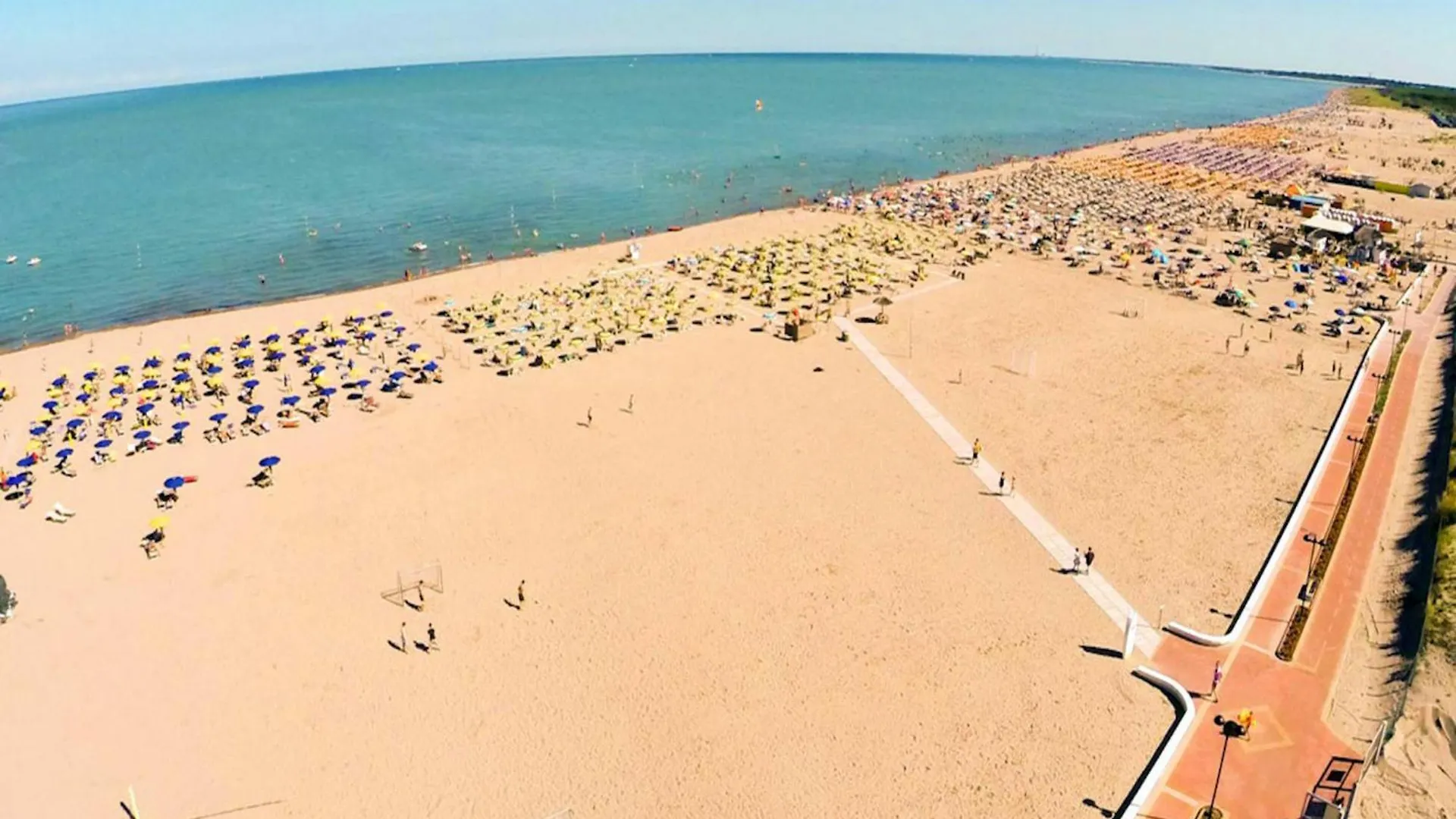 Homely Apartment Close To The Beach - Beahost Rosolina Mare 0*,  Italy